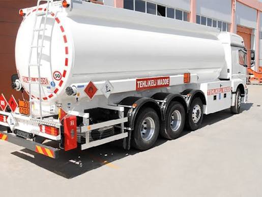 Camion citerne à carburant