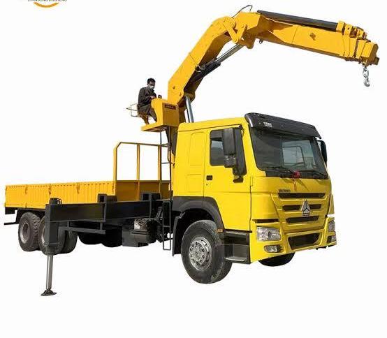 Camion grue articulé
