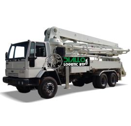 Camion pompe à béton