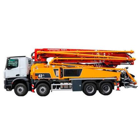 Camion pompe à béton