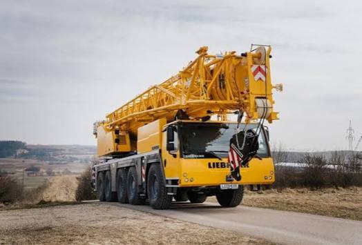 Camion grue PPM 200 tonnes